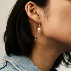 Teagan Threaded Pearl Earrings - Gold/Pearl